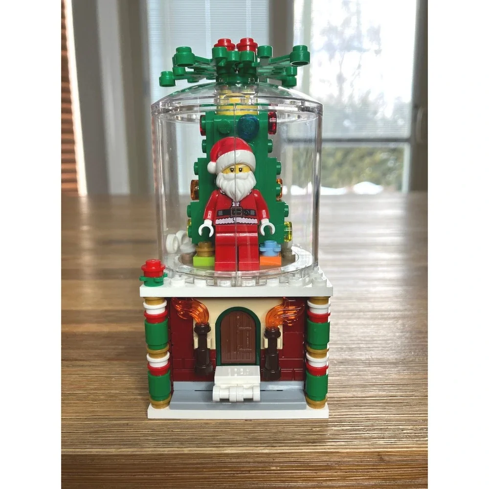 Lego 2016 Limited Edition‎ Santa Snowglobe 40223 Retired Collectible Christmas